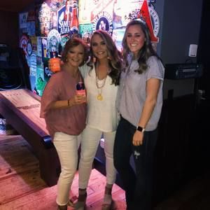 Meet your Posher, Laura